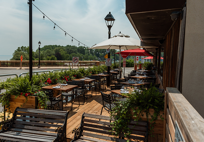 Seasonal Commercial Patio in Oakville